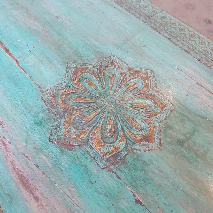 Een zeer decoratief, met de hand gesneden dressoir uit, Antiek en Kunst, Kunst | Niet-Westerse kunst