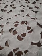 Tafelkleed - 90 cm - 90 cm - Centraal tafelstuk intaglio., Antiek en Kunst