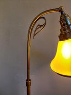 Gebogen vloerlamp - Messing, Glas - Messing staande lamp, Antiquités & Art