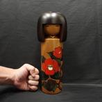 Camellia «  » / Grand design beau Sosaku Kokeshi «  »