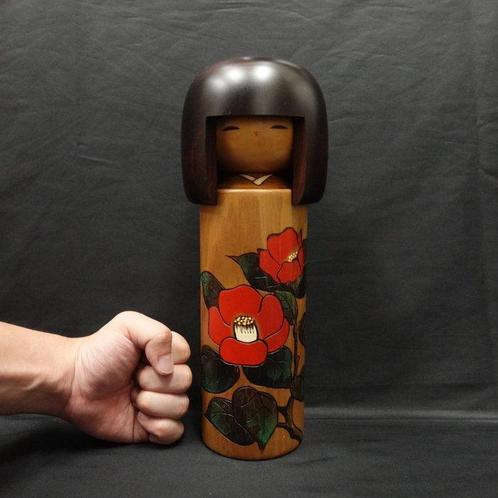 Camellia «  » / Grand design beau Sosaku Kokeshi «  », Antiek en Kunst, Curiosa en Brocante