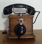 Burgunder - Analoge telefoon - Marty - Bakeliet, Hout (Eik), Antiek en Kunst