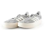 Adidas Sneakers in maat 42 Grijs | 5% extra korting, Kleding | Dames, Schoenen, Zo goed als nieuw, Sneakers, Grijs, Verzenden