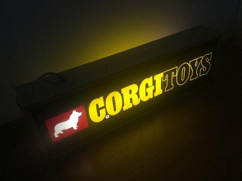Corgi Toys - Retail Shop Display - Tweezijdig Verlicht 65 x, Hobby en Vrije tijd, Modelauto's | 1:5 tot 1:12