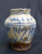 Fayence/Majolica - Safavid - Kom (3) - vaasjes - Aardewerk