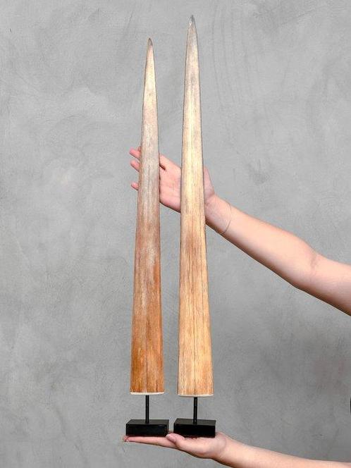 GEEN RESERVEPRIJS - Een paar zwaardvisslagtanden gemonteerd, Antiek en Kunst, Kunst | Designobjecten