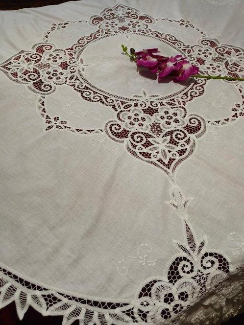 Tafelkleed - 160 cm - 160 cm - Ronde, Antiek en Kunst, Antiek | Tapijten, Tafelkleden en Textiel
