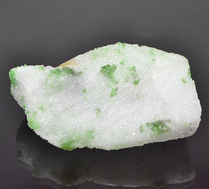 Pargasite Kristallen op matrix - Hoogte: 7 cm - Breedte: 5, Verzamelen, Mineralen en Fossielen