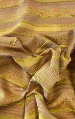 Decoratief geweven weefsel met horizontale strepen in groen