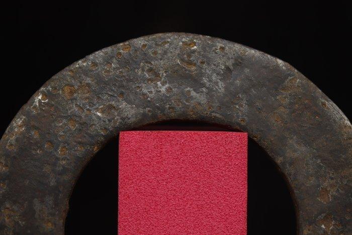 Viking (Nordic) - IJzeren militaire disc-pectorale -, Antiek en Kunst, Antiek | Overige Antiek