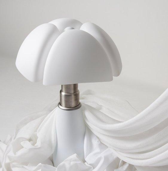 Martinelli Luce - Gae Aulenti - Lamp - Pipistrello Med White, Antiek en Kunst, Antiek | Verlichting