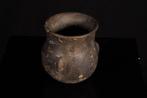 Anatolian Yortan Aardewerk bekerglas met knoppen, 9 x 8 cm