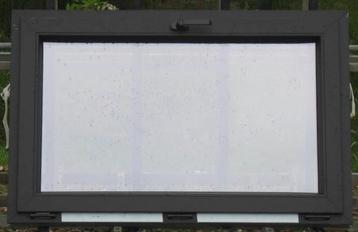 pvc raam , chassis , kipraam 125 x 80 zwart ral 9011 beschikbaar voor biedingen
