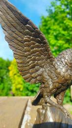 nick - sculptuur, imposante uil met gespreide vleugels - 24