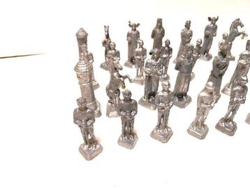 Jeu déchecs - Echecs en métal lourd argenté, finement
