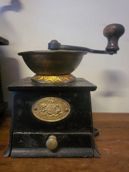 kenrick and sons - Koffiemolen (2) - gietijzer - Antieke, Antiek en Kunst, Curiosa en Brocante
