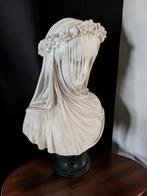 after Raffaelo Monti - Buste, Vestal Veiled - 6 kg - 37 cm -, Antiek en Kunst, Curiosa en Brocante