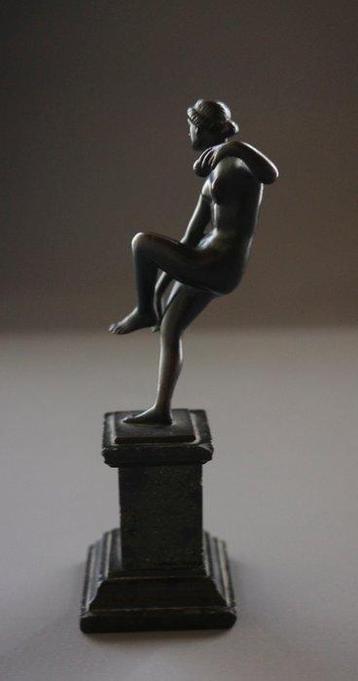 Sculpture, An italian grand tour bronze of a venus in 16th