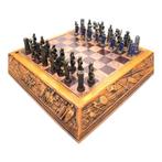 Schaakspel - La Reconquista - composiet houtbrons en, Antiek en Kunst