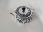 Theepot (3) - Keramiek, Zilver - een zilveren theepot