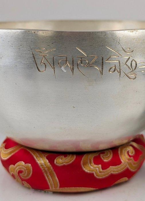 Antiek Klankschaal - 7 metalen met extra zilver en versierd, Muziek en Instrumenten, Blaasinstrumenten | Blokfluiten