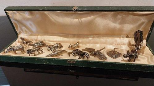 Porte couteau (12) - animaux - Bronze doré, Antiek en Kunst, Antiek | Meubels | Tafels