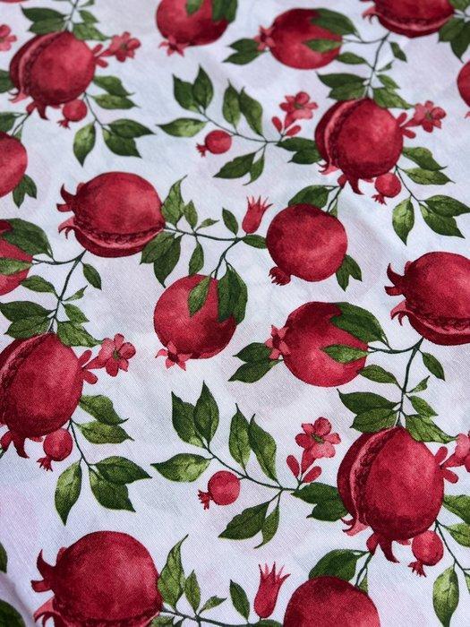 Prachtige stof, boerderij met granaatappels. - Textiel - 250, Antiek en Kunst, Curiosa en Brocante