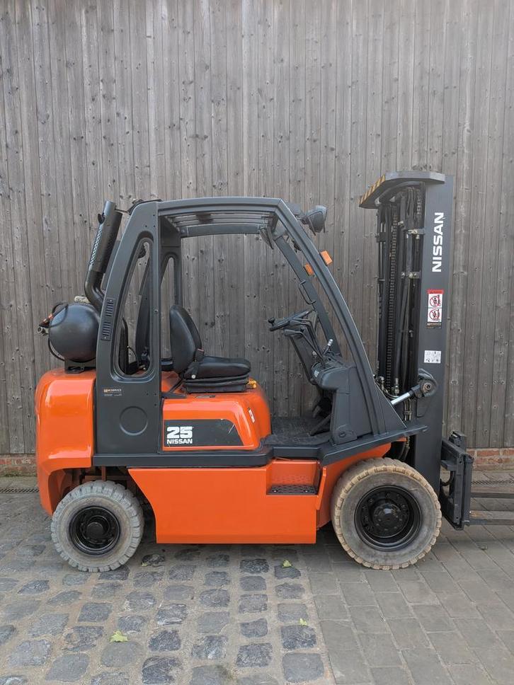 Heftruck - Nissan UDO2A25PQ - 2,5 ton, Zakelijke goederen, Machines en Bouw | Heftrucks en Intern transport, 2000 tot 3000 kg