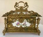 Boîte - Bronze, Porcelaine - Dans le style de Napoléon III.