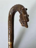 Gedetailleerd handgesneden Wandelstok - Hout - Draak, Antiek en Kunst