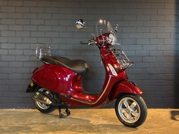 Veiling - Vespa Primavera Touring, Fietsen en Brommers, Scooters | Vespa