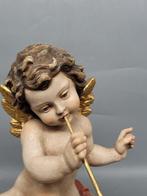 Beeld, Engel / Putto mit Trompete – Holzskulptur, farbig