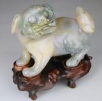 Chinese sculptuur - leeuwenchimère - Ming-stijl - voetstuk