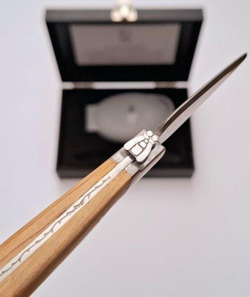Laguiole - Oyster Knife & Oyster holder - Oak Wood handle -, Antiek en Kunst, Antiek | Keukengerei