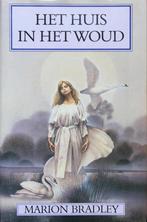 Het huis in het woud / Avalonserie / 2 9789022517680, Boeken, Verzenden, Gelezen, Marion Zimmer Zimmer Bradley