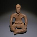 Colima, westkust van Mexico Terracotta Zittende figuur. 9 cm