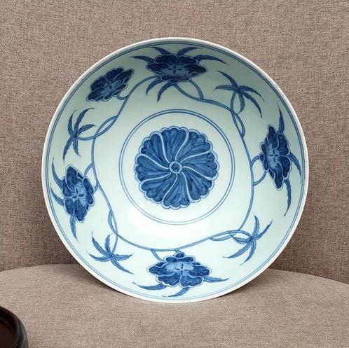 Very large Palace bowl in blue and white Chinese porcelain, Antiquités & Art, Antiquités | Autres Antiquités