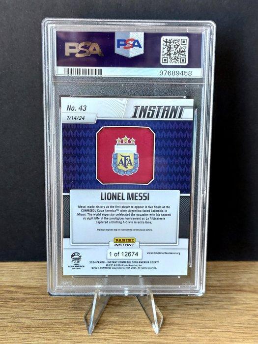 2024 Panini Instant Lionel Messi #43 - PSA 10 Graded card, Verzamelen, Stickers