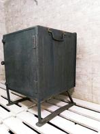 Kabinet - Vintage industriële zijplank - Staal, Antiquités & Art, Antiquités | Assiettes décoratives & Carrelages