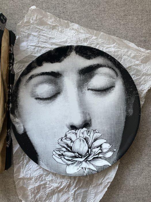 Fornasetti - Piero Fornasetti - Schotel - tema e variazioni, Antiquités & Art, Antiquités | Meubles | Chaises & Canapés