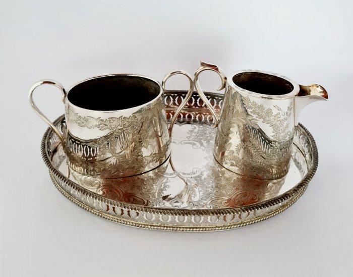 Ontbijtservies - Elegant Silver-Plated Breakfast Set -, Antiek en Kunst, Antiek | Meubels | Tafels