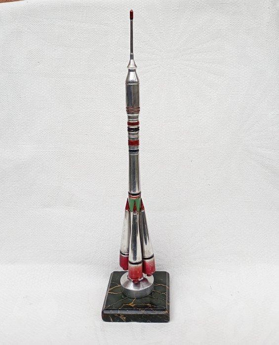 USSR Model van het Soyuz lanceervoertuig - 1970-1980, Antiek en Kunst, Antiek | Wandborden en Tegels