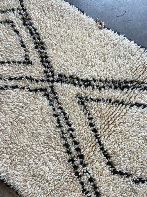 Handgemaakt Beni Ouarain loopkleed – authentiek Marokkaans, Huis en Inrichting, Stoffering | Tapijten en Vloerkleden