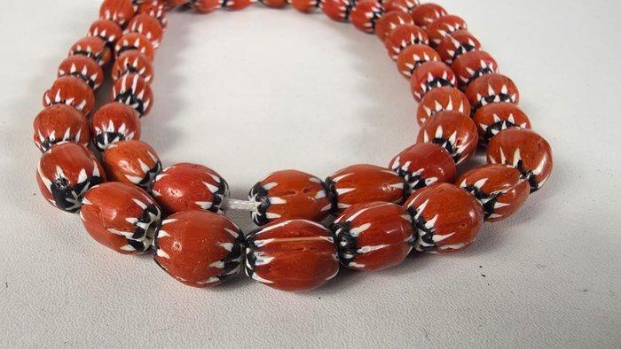 Ketting en Venetiaanse parels - Bamileke - Kameroen (Zonder, Antiek en Kunst, Kunst | Niet-Westerse kunst