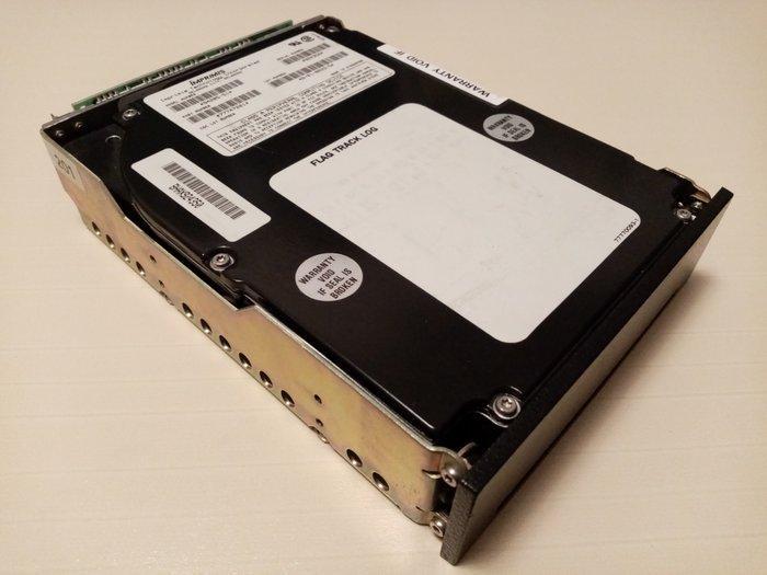 4 Old PC hard disk drives - HDD - Computer, Games en Spelcomputers, Spelcomputers | Overige Accessoires