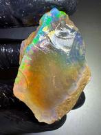 Natuurlijke Ethiopische opaal, rauw, olieachtig. 147,81