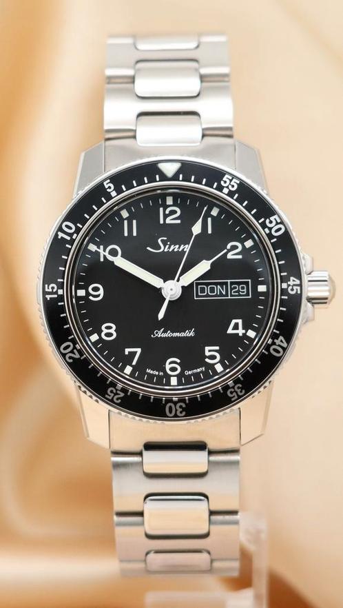 Sinn Instrument Watches 104.011 uit 2023, Bijoux, Sacs & Beauté, Montres | Hommes, Envoi