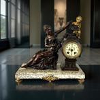 Figurale pendule - Marmer, Zinklegering - 1880-1920