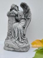 Beeld, heavy garden statue angel resting against column - 41