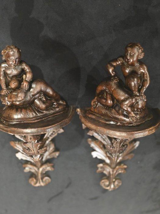 sculptuur, due mensole murali console con sculture di 4, Antiek en Kunst, Antiek | Keramiek en Aardewerk